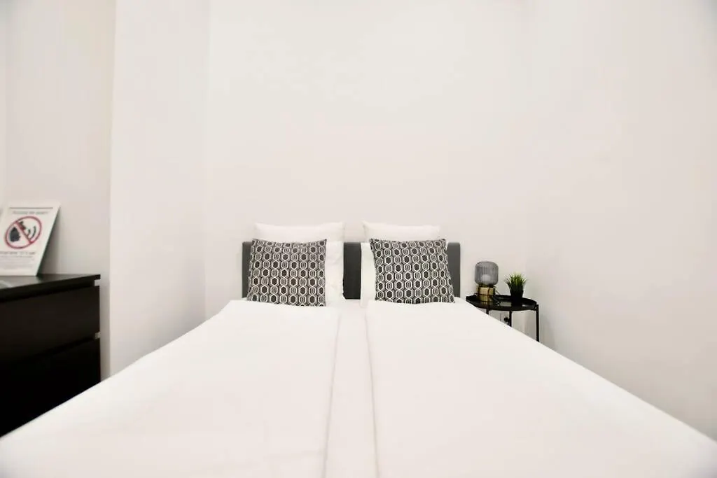 Standard Apartment By Hi5-St. King Mini Studio Budapest